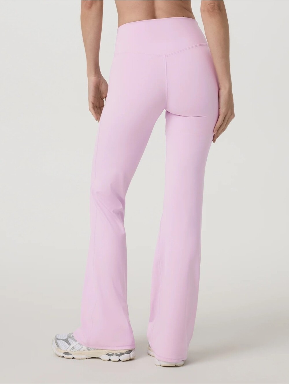 NWT Women's Med Vuori "AllTheForm Flare" Leggings. In Orchid Whisper Color